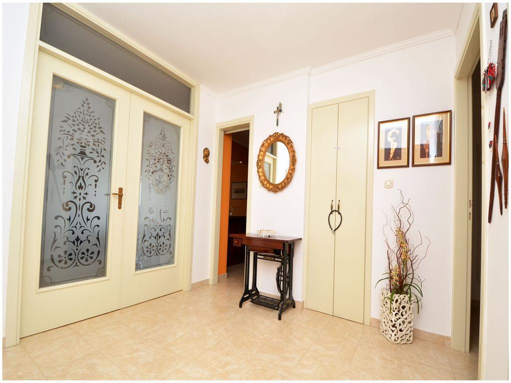 Apartment Laura Подстрана Номер фото
