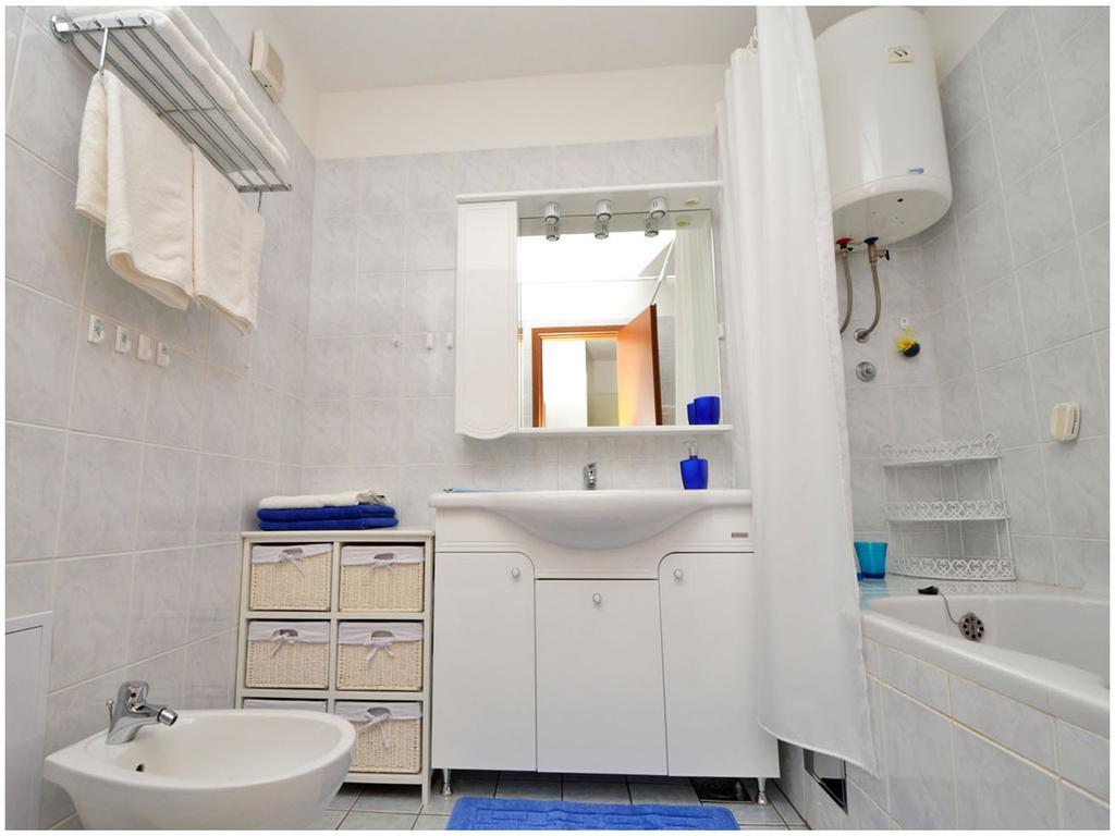 Apartment Laura Подстрана Номер фото